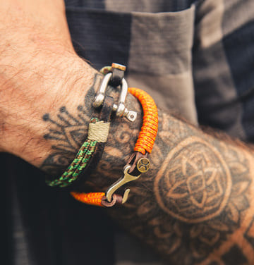 Bracciale in cuoio fatto a mano